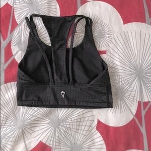 Girls IVIVVA sports bra